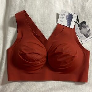 New new
Defy bra manzanita color 
Size M